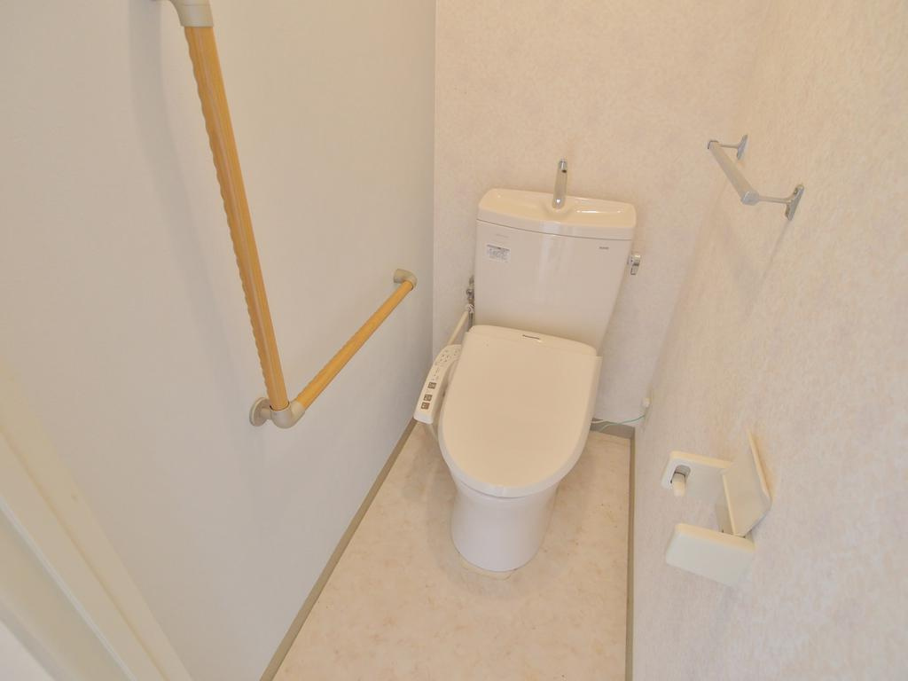 アピアイレブンのトイレ|※写真は別部屋です。