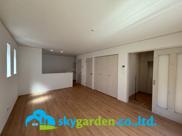 平塚市龍城ケ丘26番　新築戸建　全4棟A号棟の居間・リビング