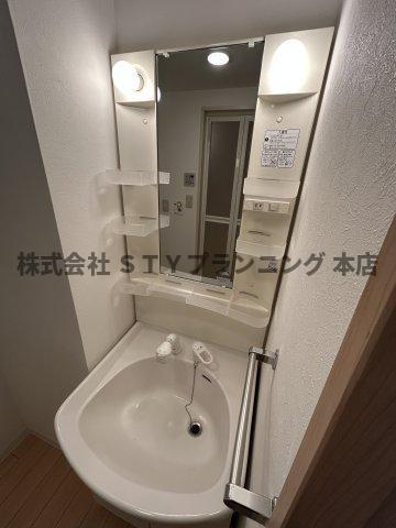 仲介手数料０円！メゾン菊屋の独立洗面台