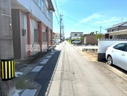 ６５１８３　岐阜市南鶉土地の前面道路含む現地写真