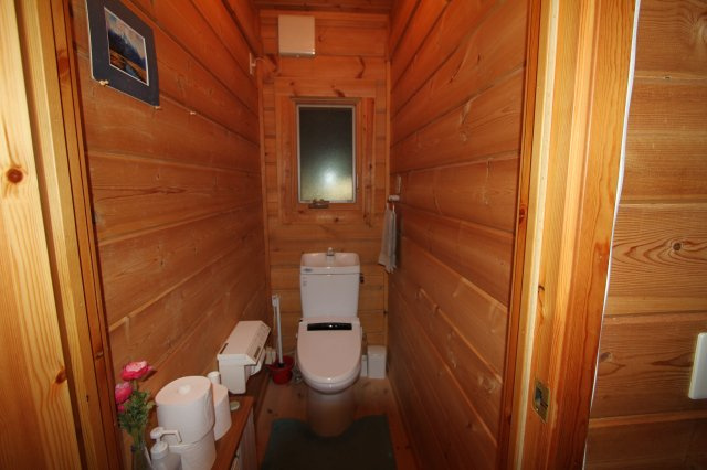 中軽井沢 南原エリア 中古ログハウスのトイレ
