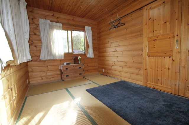 中軽井沢 南原エリア 中古ログハウスの和室