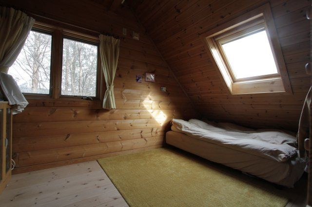 中軽井沢 南原エリア 中古ログハウスの洋室