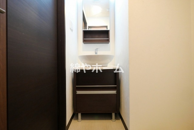 エグゼ大阪城東の独立洗面台|独立洗面台あり、毎朝おしゃれに忙しい女性の方におすすめです