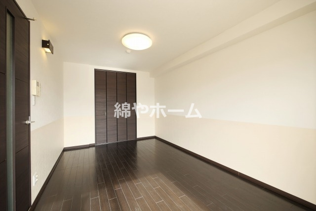 エグゼ大阪城東の寝室|落ち着いた色調の寝室です