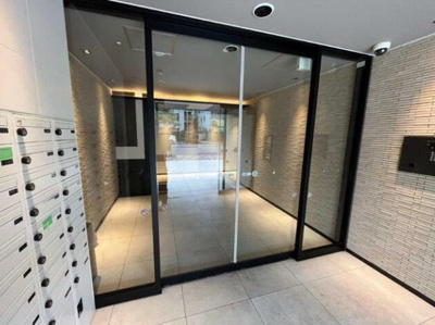 【エントランス】 | ARTESSIMO　SOLO