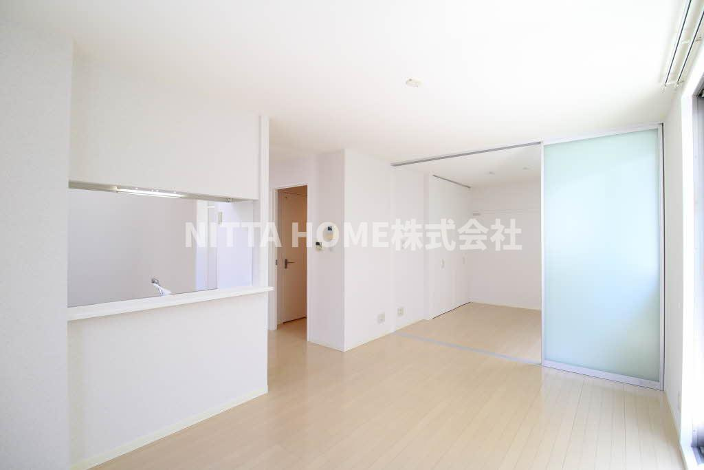 シャーメゾン楽音寺Dの寝室|全室フローリング◇