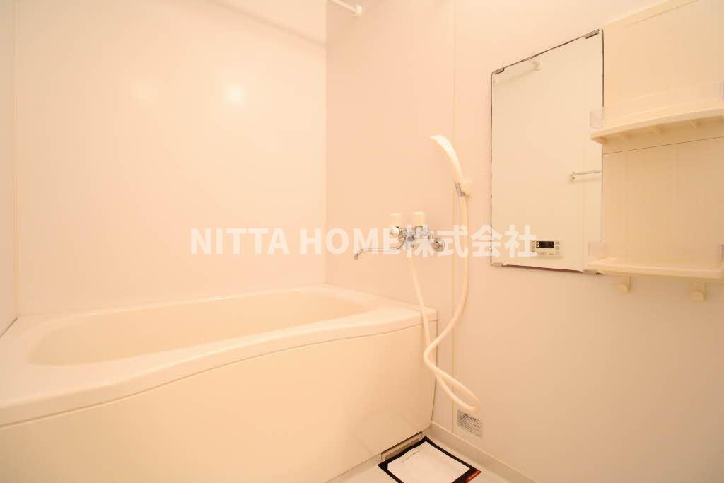 シャーメゾン楽音寺Dの浴室|清潔感のあるお風呂です♪