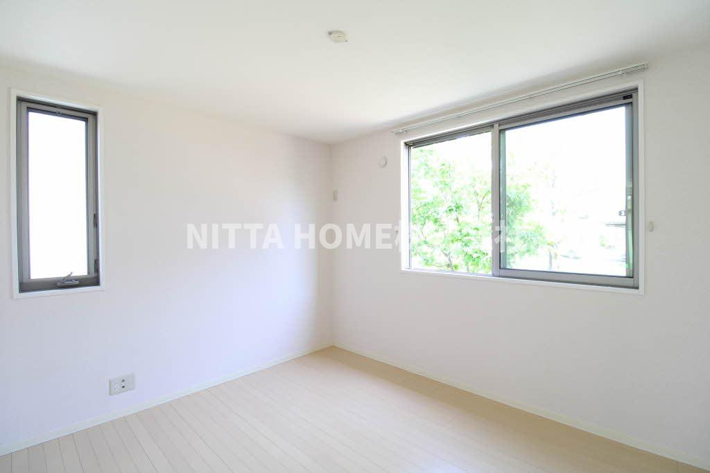 シャーメゾン楽音寺Dの洋室|6.4帖の洋室です(#^^#)