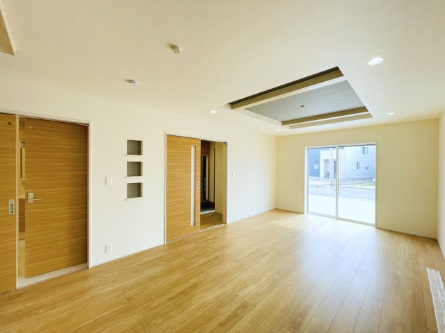 【居間・リビング】 | 深谷市上柴町西5丁目　ブルーミングガーデン　新築戸建　全1棟　1号棟