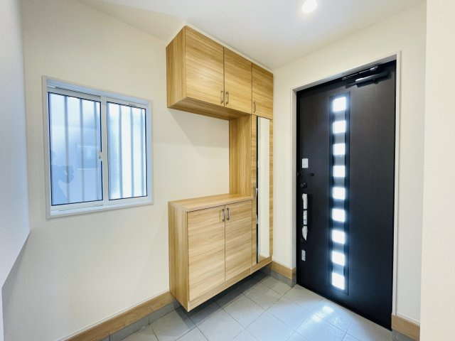 【玄関】 | 深谷市上柴町西5丁目　ブルーミングガーデン　新築戸建　全1棟　1号棟