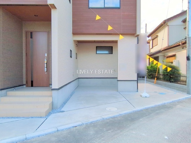 草加市新里町 新築分譲住宅 全3棟 1号棟の駐車場