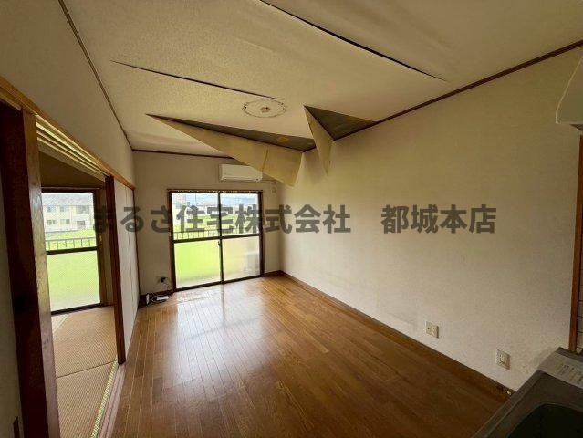 ピアコート旭の居間・リビング