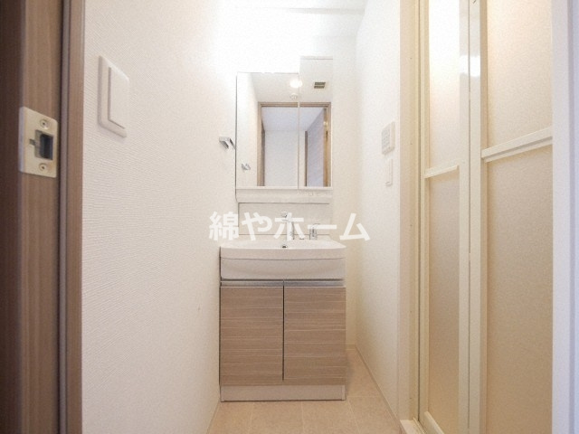 レジュールアッシュOSAKA今里駅前の独立洗面台|独立洗面化粧台が付いています