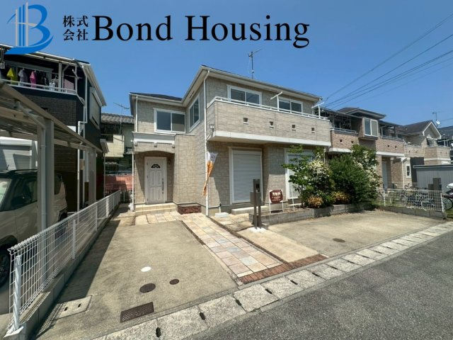 令和７年3月リフォーム済み　玉津町今津　中古戸建の前面道路含む現地写真