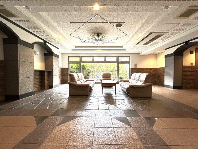 ◆京阪丹波橋駅徒歩４分◆リフォーム済み◆スーパー徒歩５分◆子育て環境良好◆ライオンズマンション伏見のその他共用部分|ロビー