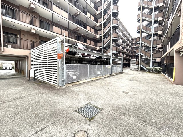 ◆京阪丹波橋駅徒歩４分◆リフォーム済み◆スーパー徒歩５分◆子育て環境良好◆ライオンズマンション伏見の駐車場|駐車場