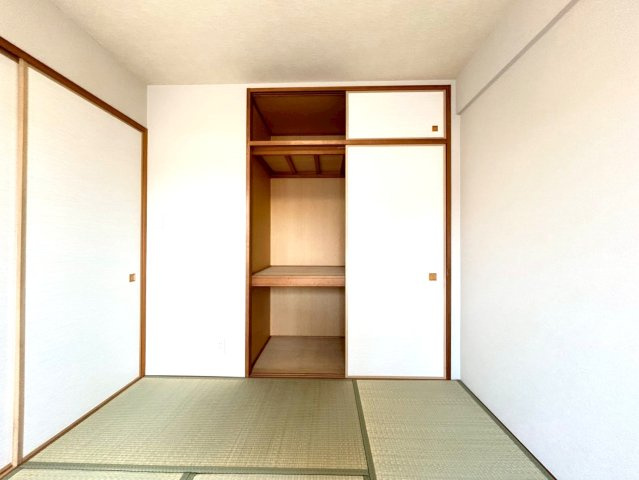 ◆京阪丹波橋駅徒歩４分◆リフォーム済み◆スーパー徒歩５分◆子育て環境良好◆ライオンズマンション伏見の和室|和室　押入