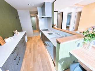 【キッチン】 | 大津市瀬田三丁目 天然木デザイン平屋建売 | キッチンはタカラスタンダードのオフェリアです								
