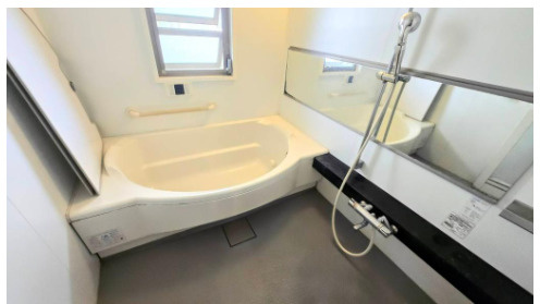 デュオプレステージ明石魚住パラーシオの浴室|窓あり