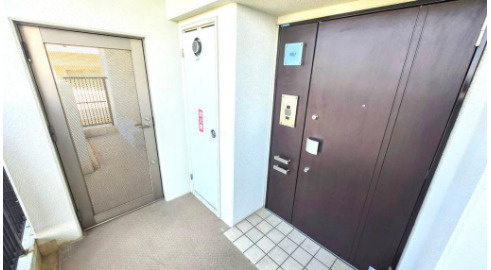 デュオプレステージ明石魚住パラーシオの玄関