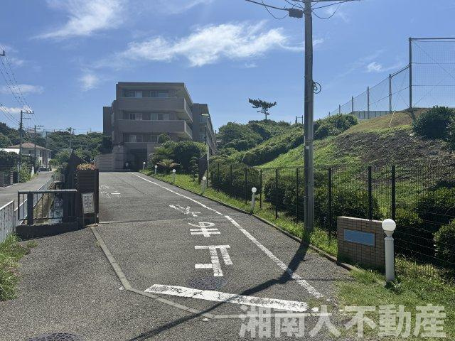 鎌倉七里ガ浜パーク・ホームズの周辺