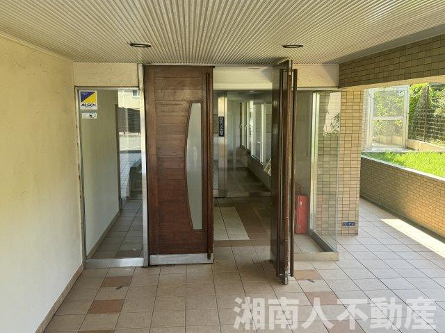 鎌倉七里ガ浜パーク・ホームズのエントランス|エントランスです