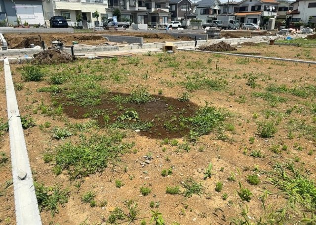 【外観】 | 物件の詳細については、現地を見てわかること以外に、役所や法務局などで調べないとわからないことがあります。そのため、現地に行く場合は、もしこの物件を買ったらどのような生活ができるかをイメージしましょう。