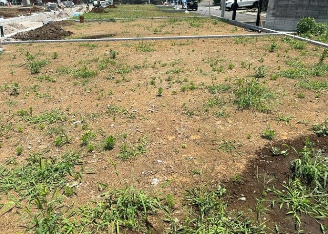 【外観】 | 土地購入を検討されている場合、境界杭がない状態で購入してしまうと境界確定測量をする必要があり、費用がかかります。購入の前に、売主、隣土地所有者立ち合いのもと境界を確定し境界杭を設置するのがベストです。