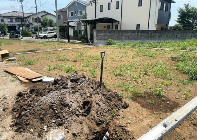 【外観】 | 人が暮らすうえで日光は大切な要素となります。日当たりの良さは譲れないポイントですね。併せて近くに大きな建築物の建築予定がないか、あるいはそれが可能な土地が近くにないか事前に確認することもお勧めします。