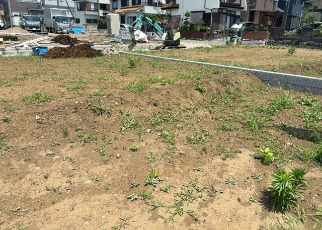【外観】 | 家を建てる前提で土地を探している場合、地盤の丈夫さは譲れない条件の一つです。地盤が脆弱だと追加工事が必要となります。また、過去に地盤沈下や液状化現象を起こした土地は、できるだけ避けた方がいいでしょう。
