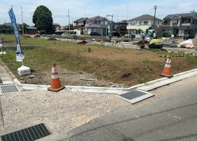 【外観】 | 物件の詳細については、現地を見てわかること以外に、役所や法務局などで調べないとわからないことがあります。そのため、現地に行く場合は、もしこの物件を買ったらどのような生活ができるかをイメージしましょう。