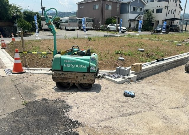 【外観】 | 家を建てる前提で土地を探している場合、地盤の丈夫さは譲れない条件の一つです。地盤が脆弱だと追加工事が必要となります。また、過去に地盤沈下や液状化現象を起こした土地は、できるだけ避けた方がいいでしょう。