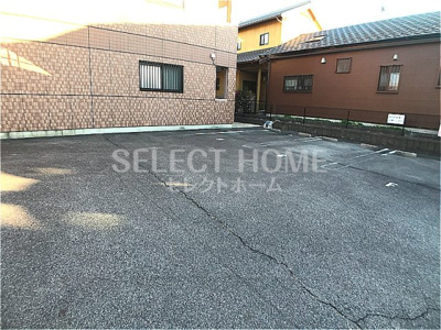 【駐車場】 | ライフステージ | 駐車場に車を止められます