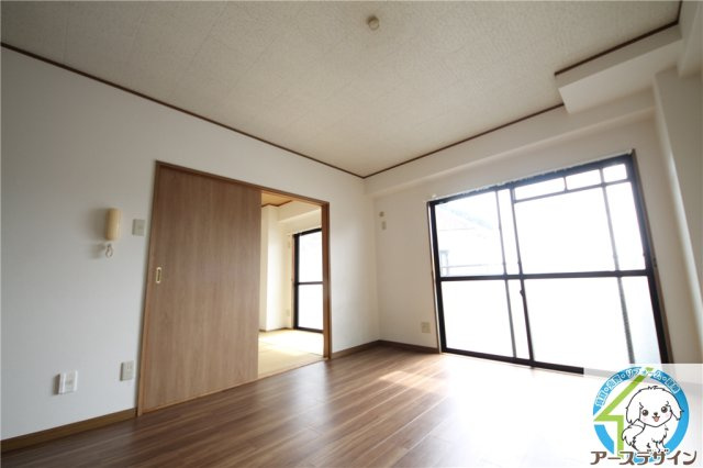 パストラルコートの居間・リビング|※類似写真