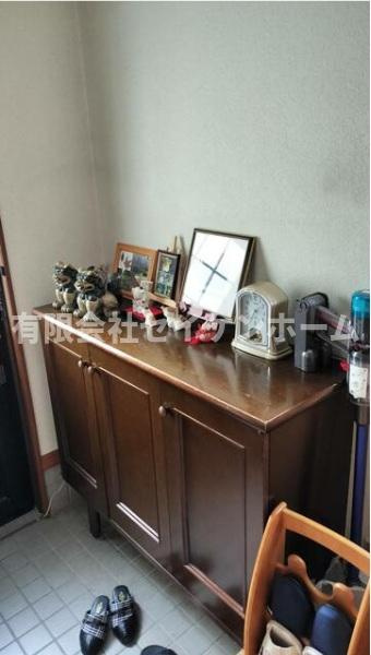 行田市持田2丁目　中古戸建の玄関