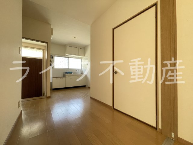 中小阪5丁目貸家の居間・リビング