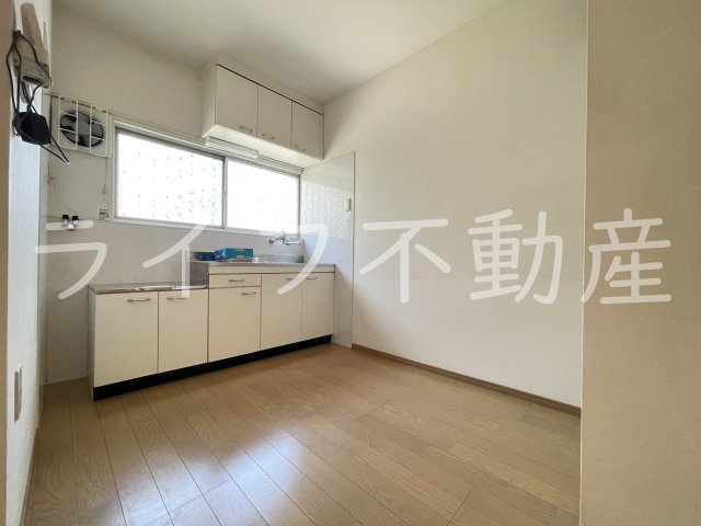 中小阪5丁目貸家の居間・リビング