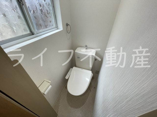 中小阪5丁目貸家のトイレ