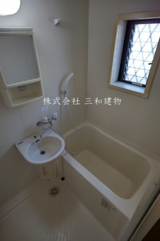 オネスティ赤塚IIの浴室|同間取り別室の参考写真です