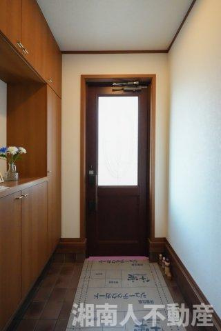 藤沢市西富２丁目１６－１２戸建ての玄関|シンプルで使いやすい玄関です