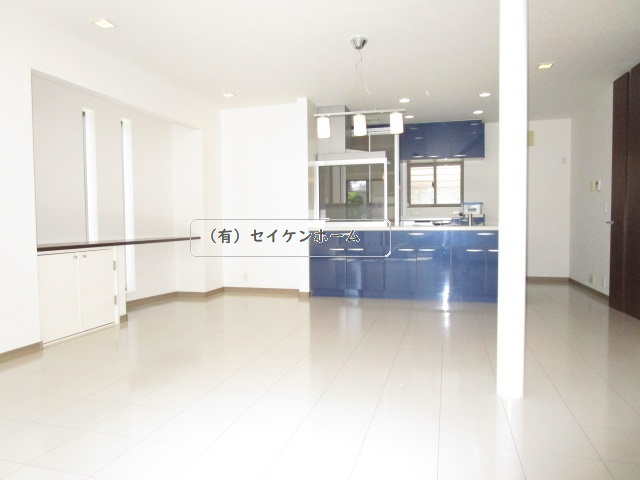 本庄市小島1丁目　　中古戸建の居間・リビング