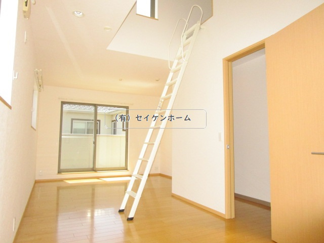 本庄市小島1丁目　　中古戸建の内装