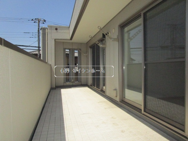 本庄市小島1丁目　　中古戸建のバルコニー