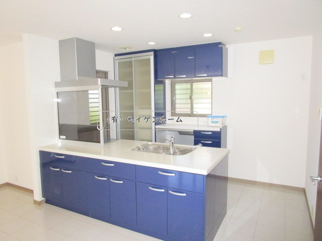 本庄市小島1丁目　　中古戸建のキッチン