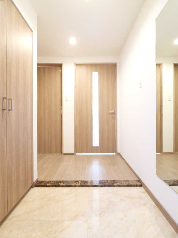 プレジオ宝塚ASIANの玄関