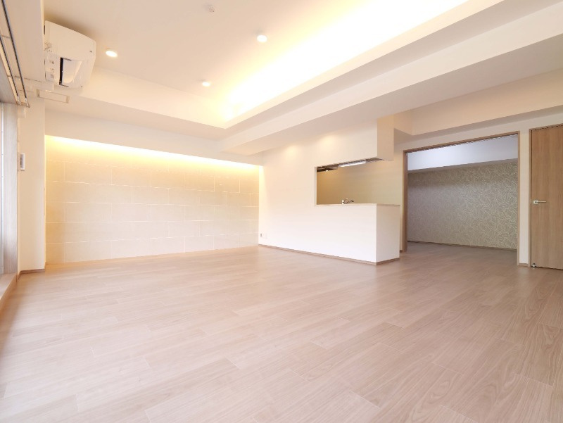 プレジオ宝塚ASIANの居間・リビング