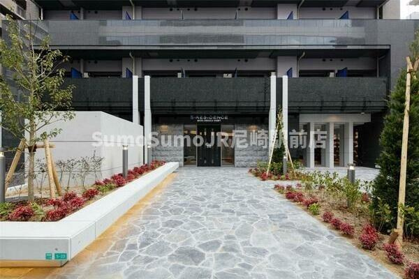 S-RESIDENCE新大阪WESTのエントランス|清潔なエントランスです