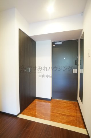 プレジオ宝塚ASIANの玄関