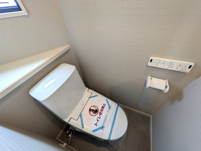 相鉄線ベスト３？区役所ある旭区の中心地【旭区鶴ケ峰１丁目】新築戸建のトイレ|トイレも気になるポイント